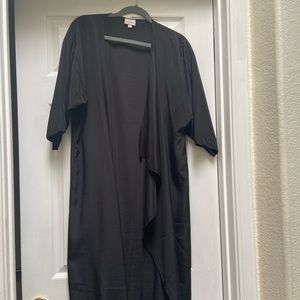 Solid black Shirley -EUC